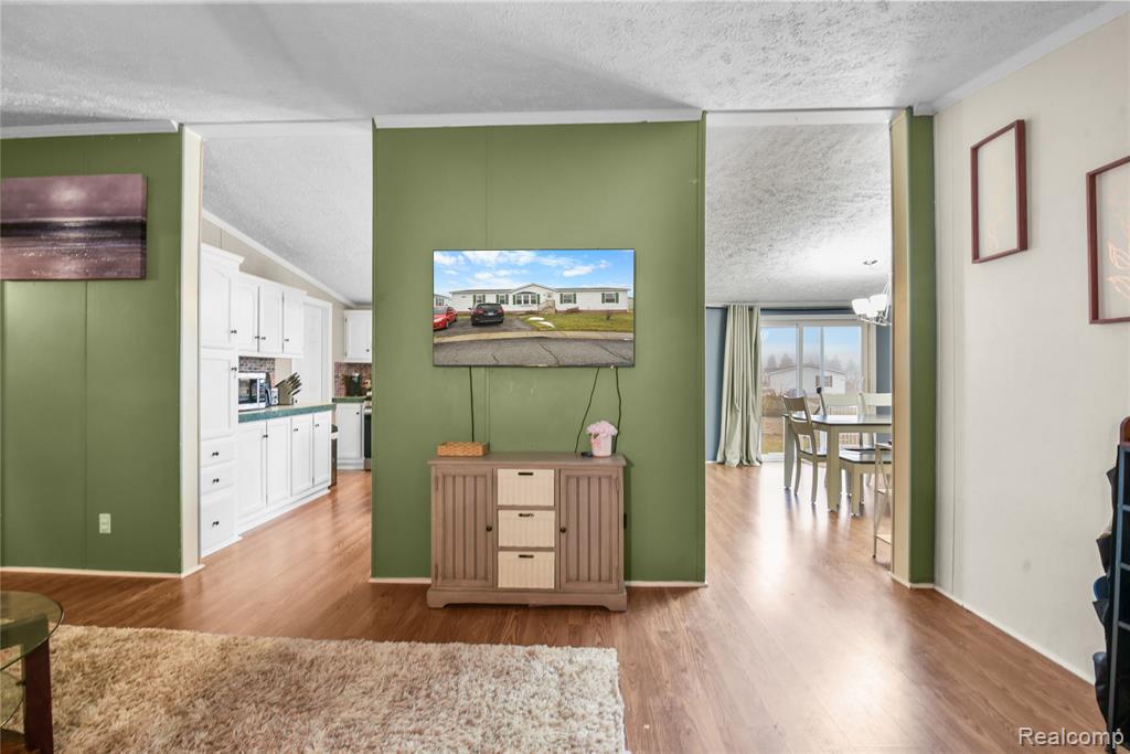 2330 CHARTER OAK Court, Newport, MI 48166 — Photo 8