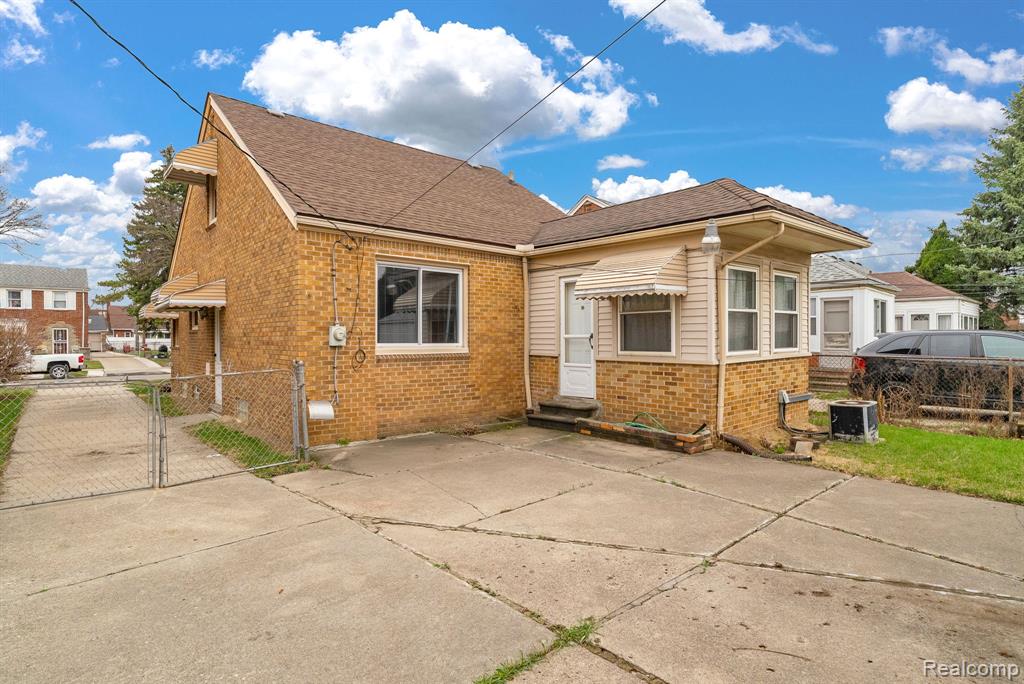 8227 Bingham Street, Detroit, MI 48228 — Photo 30