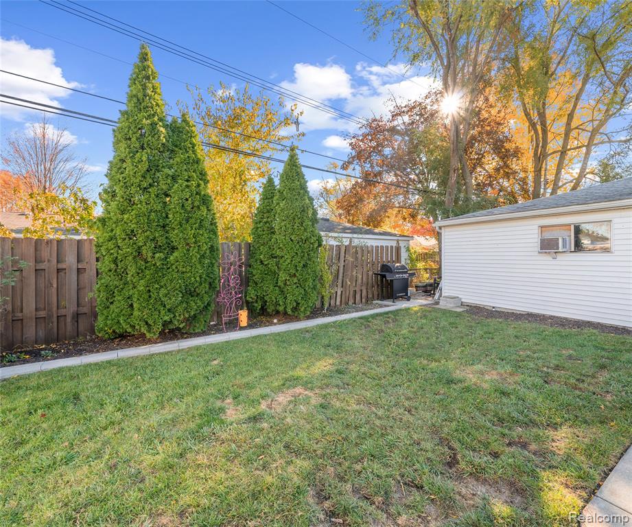 6838 Moccasin Street, Westland, MI — Photo 4