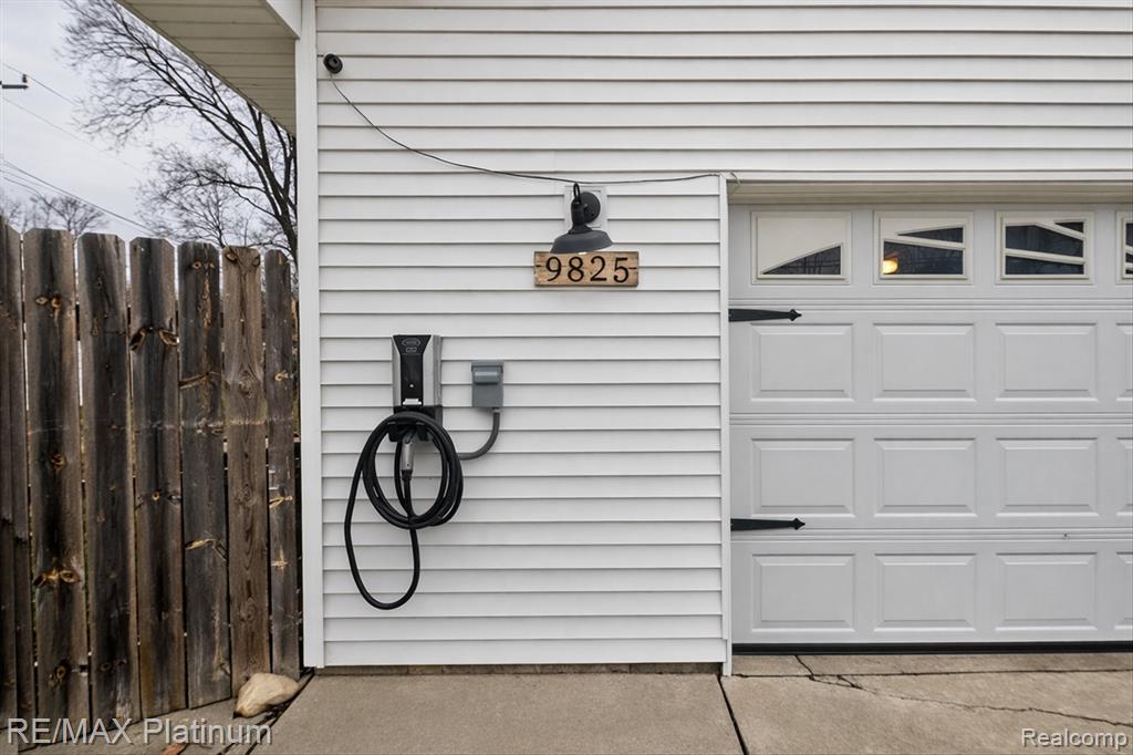 9825 Burson Drive, Brighton, MI 48116 — Photo 23