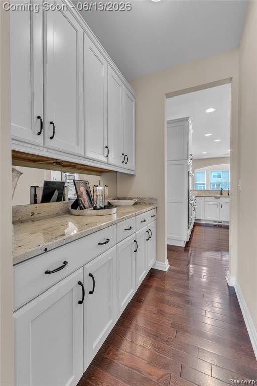 23719 Stoneleigh Drive, South Lyon, MI 48178 — Photo 10