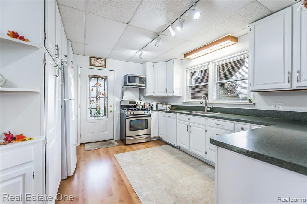 4141 Van Amberg Road, Brighton, MI 48114 — Photo 14