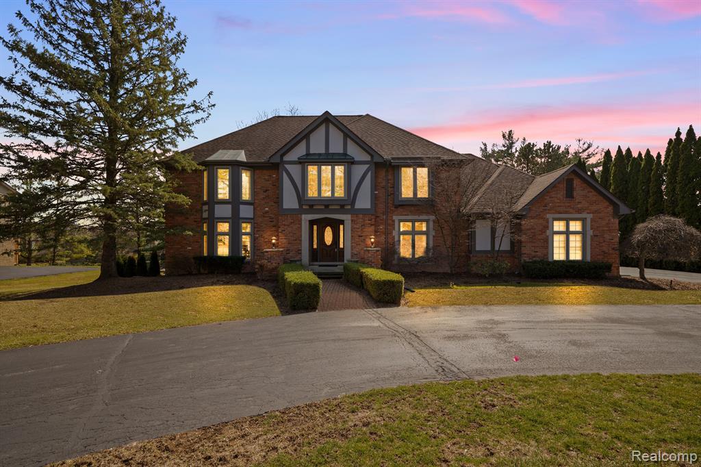 415 W HICKORY GROVE Road, Bloomfield Hills, MI 48302 — front exterior