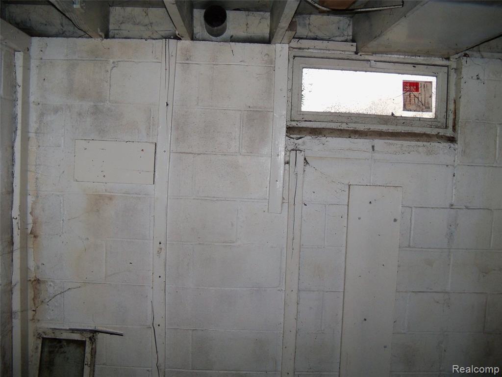 413 E Hemphill Road, Flint, MI 48507 — Photo 19