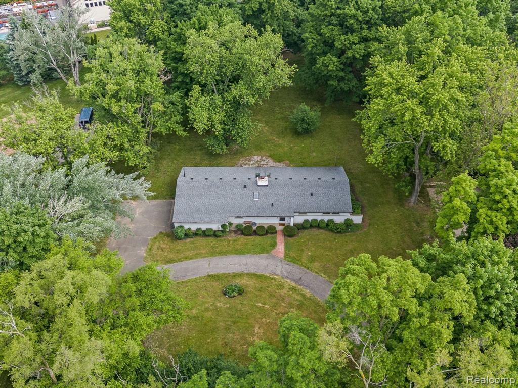 4550 W MAPLE Road, Bloomfield Hills, MI 48301 — Photo 21