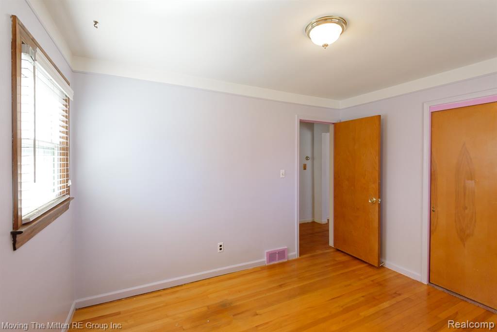 6735 Whitby Street, Garden City, MI — Photo 12
