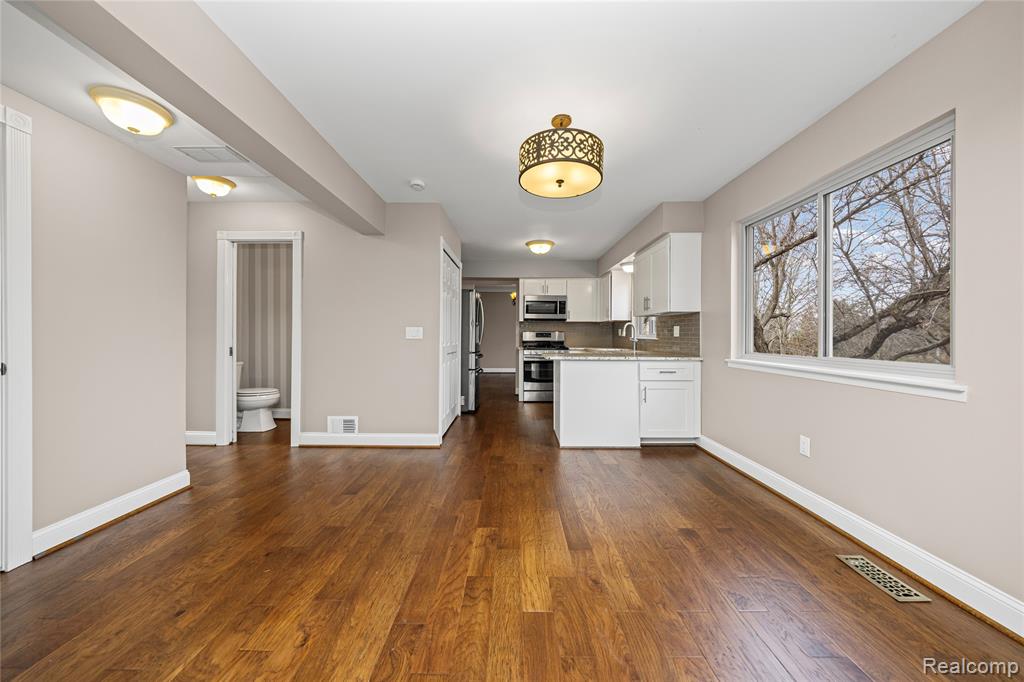 864 Dressler Lane, Rochester Hills, MI 48307 — Photo 13