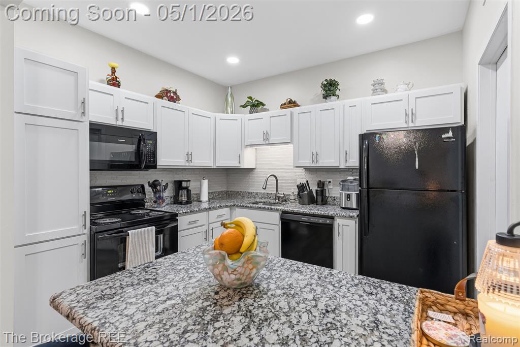 29374 Laurel Drive, Farmington Hills, MI 48331 — Photo 11