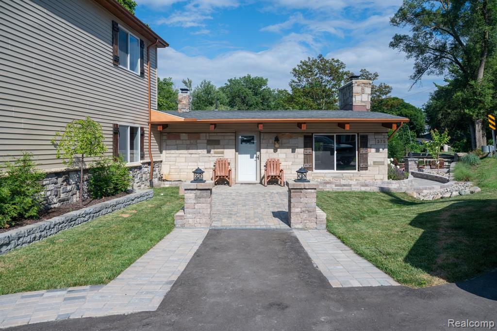 375 Lamothe Drive, Waterford, MI 48327 — Photo 3