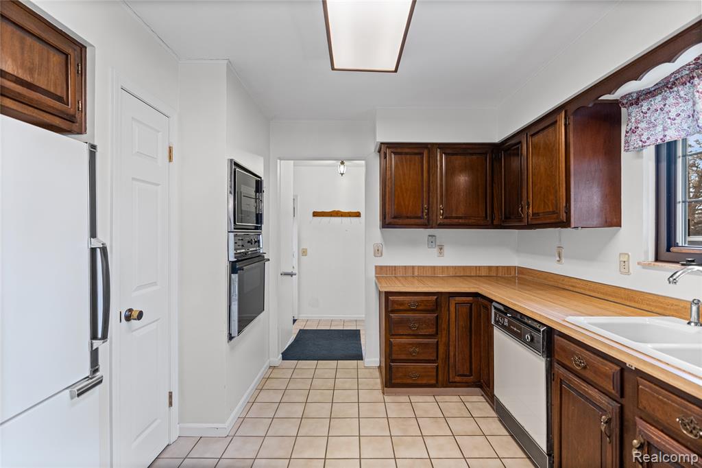 9080 E Lippincott Boulevard, Davison, MI 48423 — Photo 10