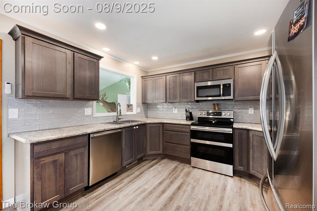 694 Metcalf Drive, Imlay City, MI 48444 — Photo 2