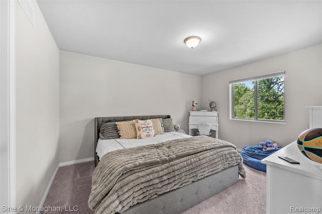 5401 Aberdeen Court, Clarkston, MI 48348 — Photo 25