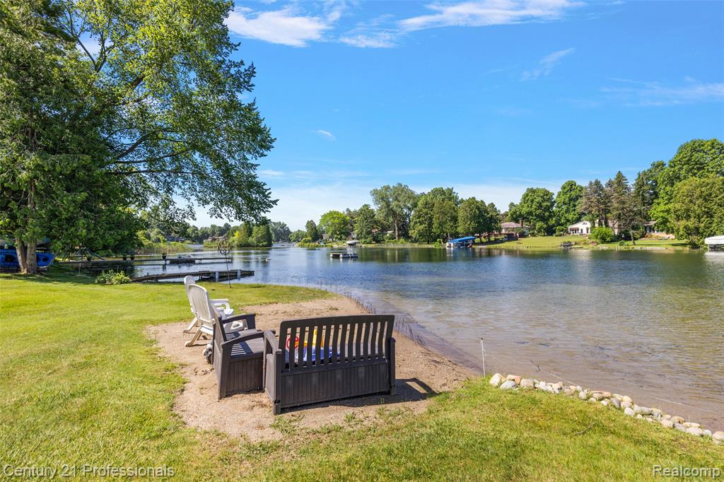 9311 Whipple Shores Drive, Clarkston, MI 48348 — Photo 20