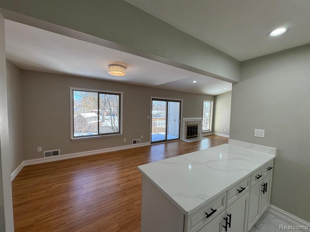 7490 S Brynmawr Court, West Bloomfield, MI — Photo 11