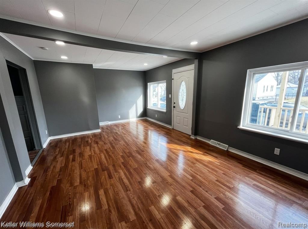 8647 Chalmers Avenue, Warren, MI 48089 — Photo 4