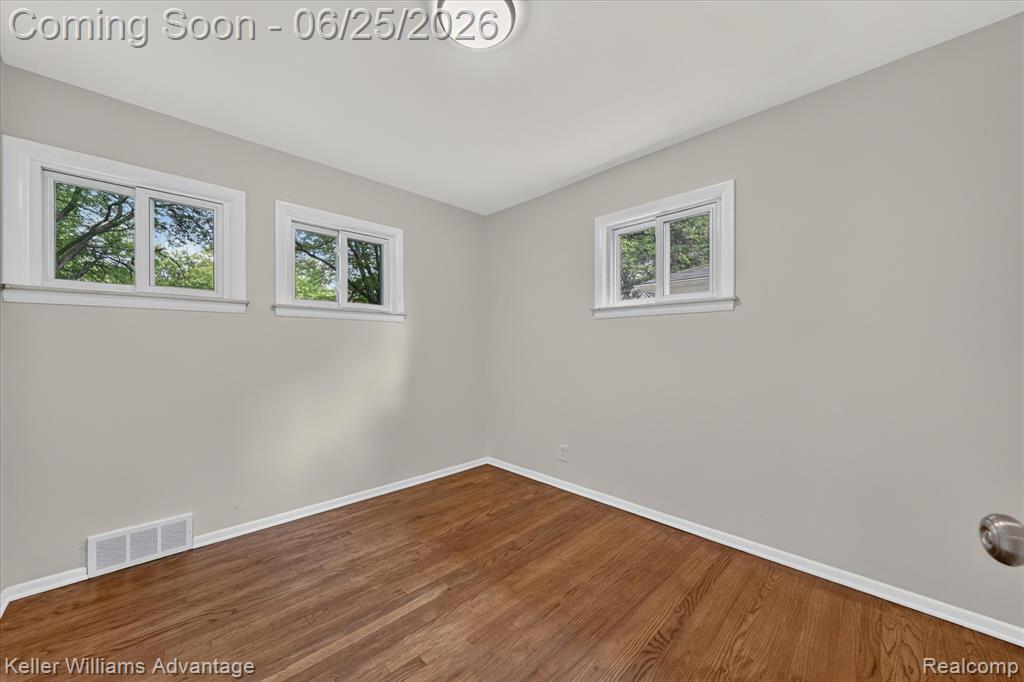 21681 Sussex Street, Oak Park, MI 48237 — Photo 21