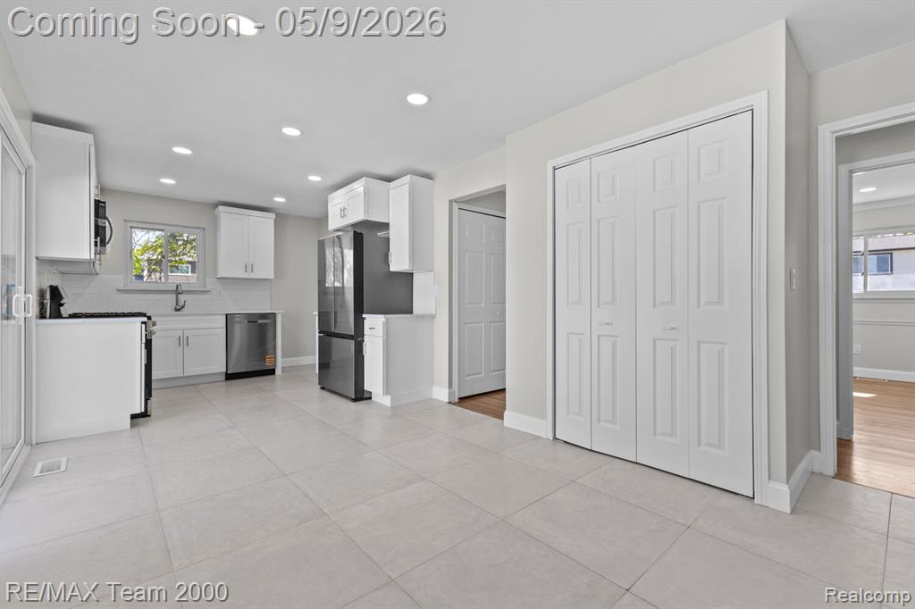 6557 Huntleigh Street, Garden City, MI — Photo 15