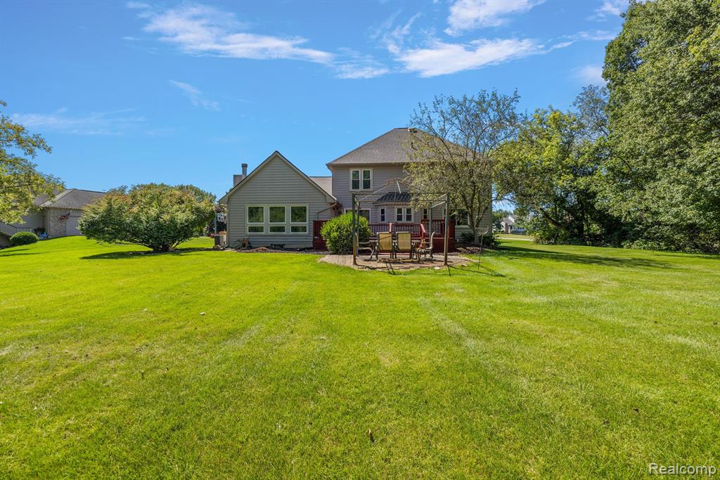 10161 LONGFORD Drive, South Lyon, MI 48178 — Photo 72
