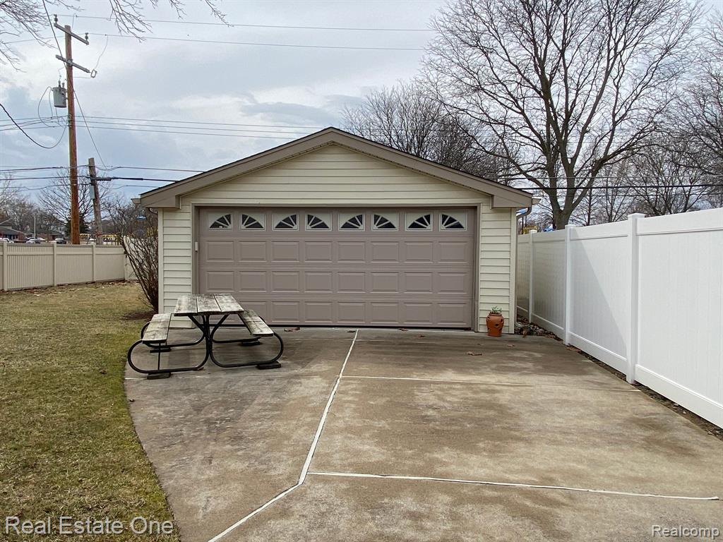 8647 DONNA Street, Westland, MI — Photo 26