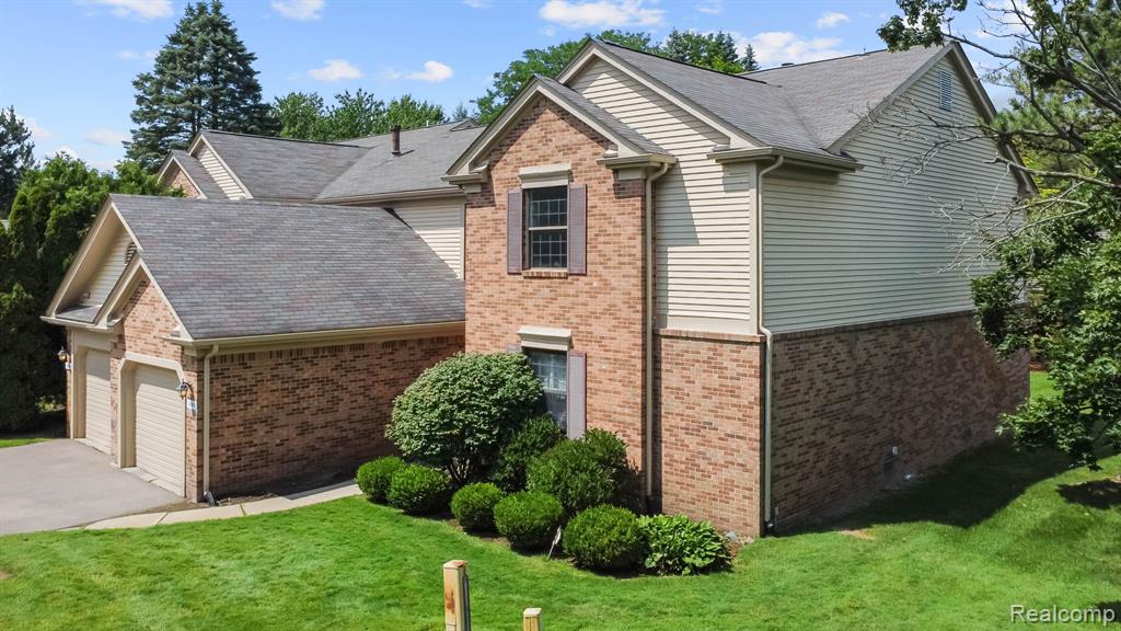 36988 Dartmoor Drive, Farmington Hills, MI 48331 — Photo 2