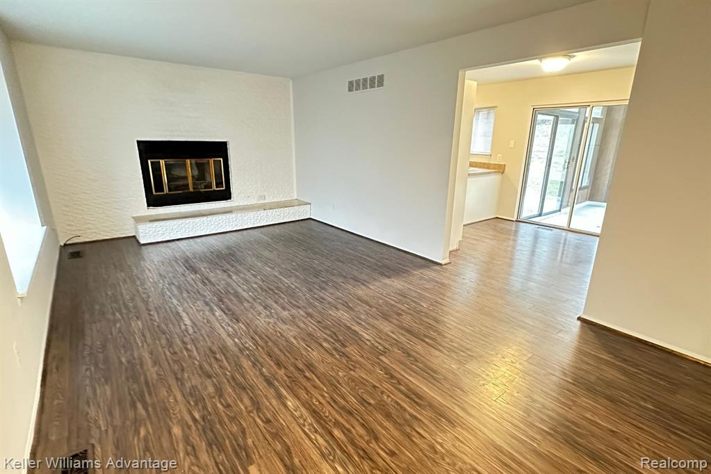 24502 Simmons Drive, Novi, MI — Photo 2