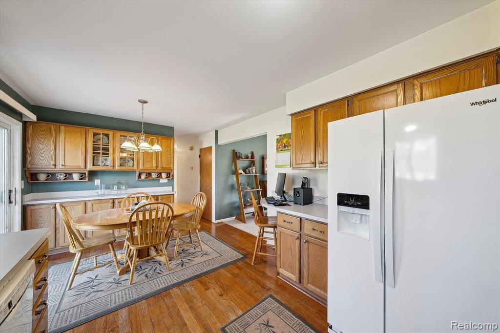 909 DEARBORN Street, Howell, MI 48843 — Photo 9
