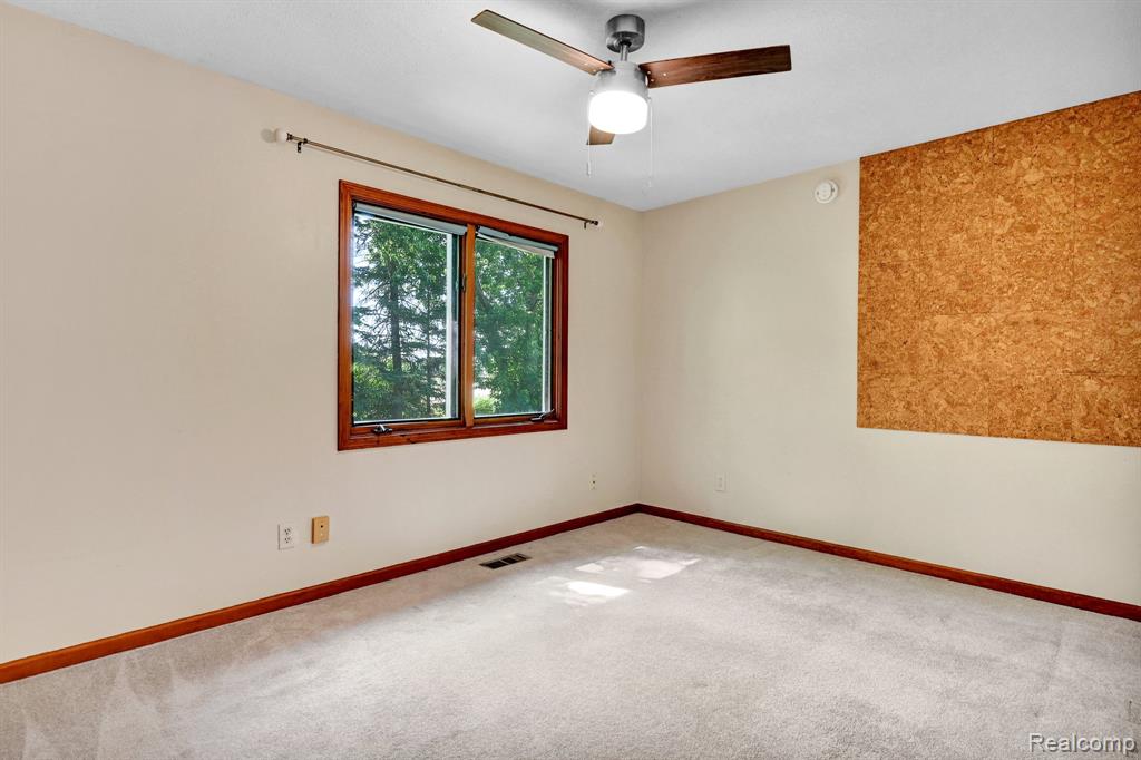 436 Dutch Hill Drive, Lansing, MI 48917 — Photo 13