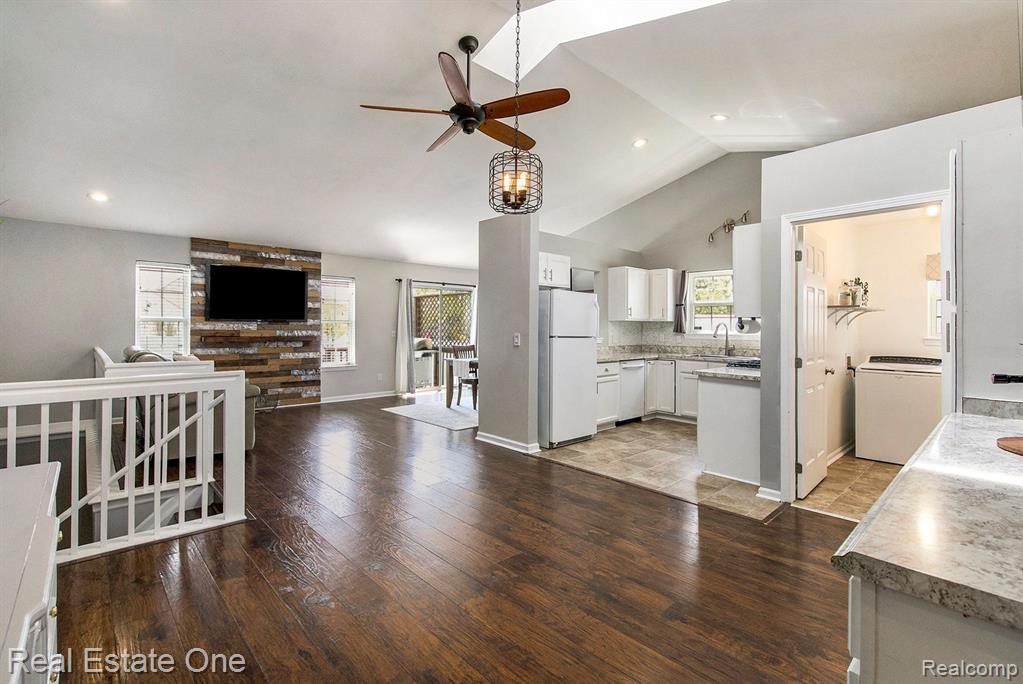 7473 OAKLAND HILLS Drive, Ypsilanti, MI 48197 — Photo 12