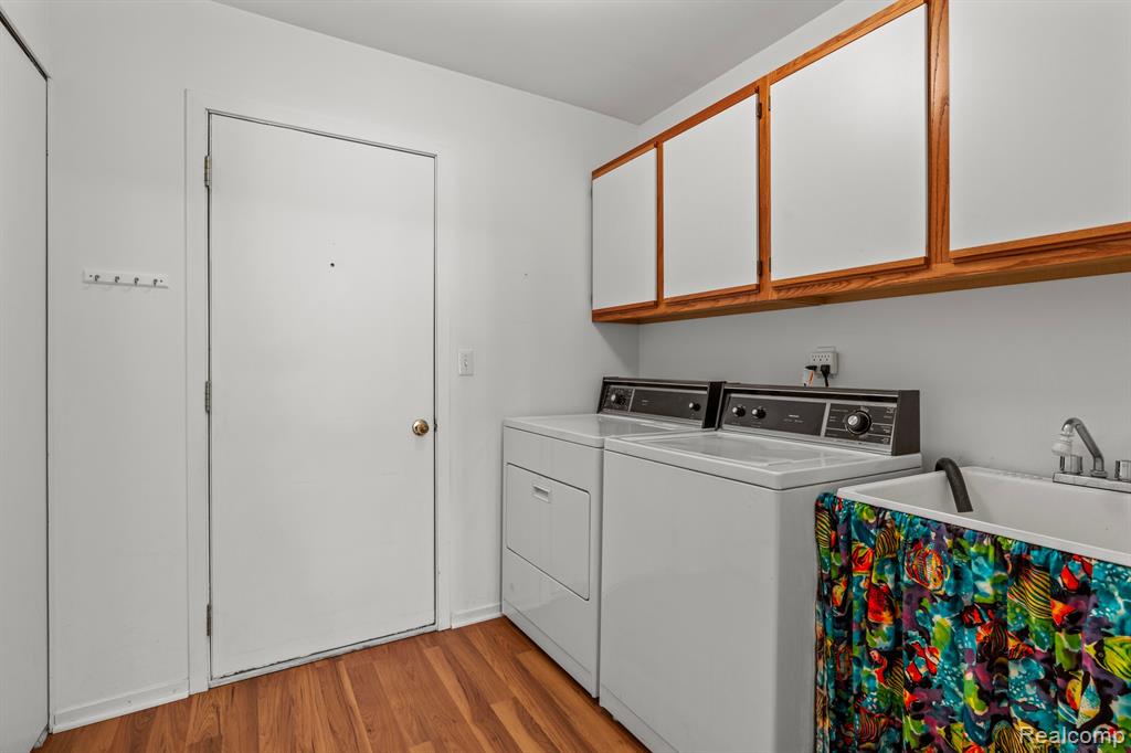 250 Winding Brook, Commerce Twp, MI 48390 — Photo 12