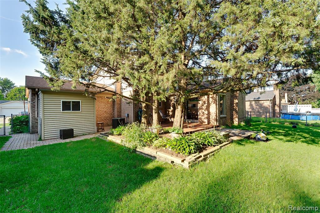44827 Leslie Lane, Canton, MI 48187 — Photo 44