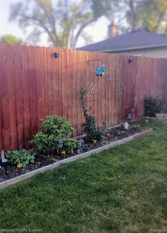 5635 Clippert Street, Dearborn Heights, MI 48125 — Photo 17