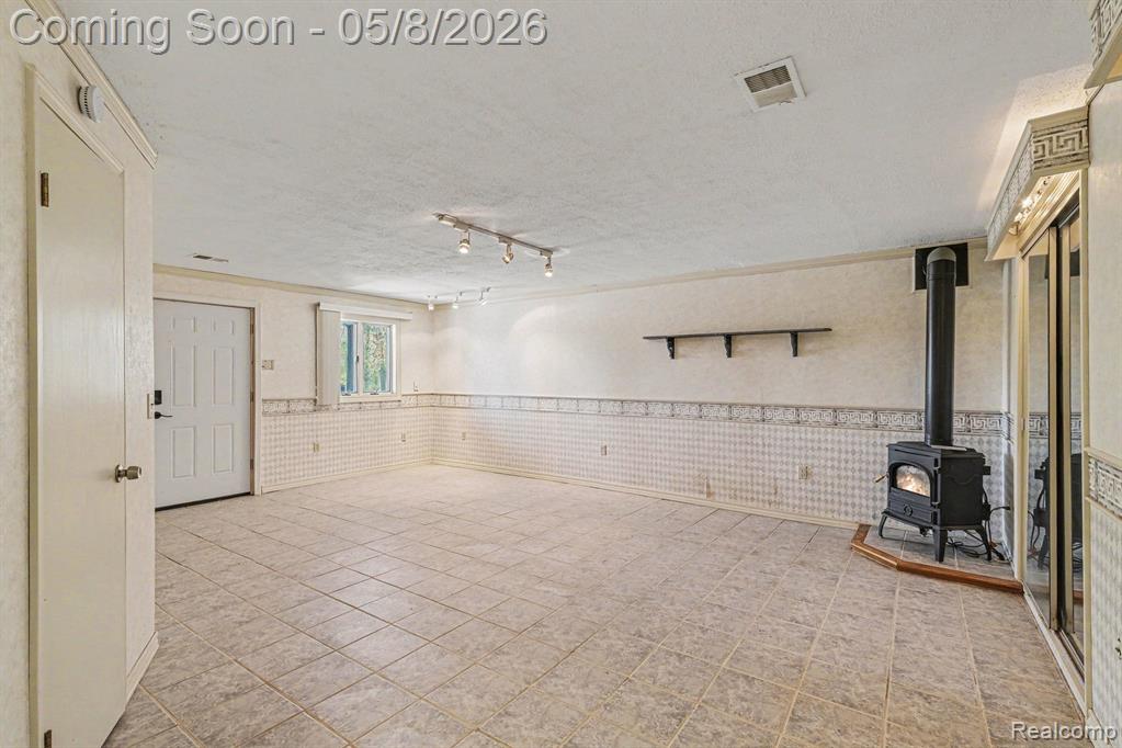 9277 Graytrax Road, Grand Blanc, MI 48439 — Photo 18