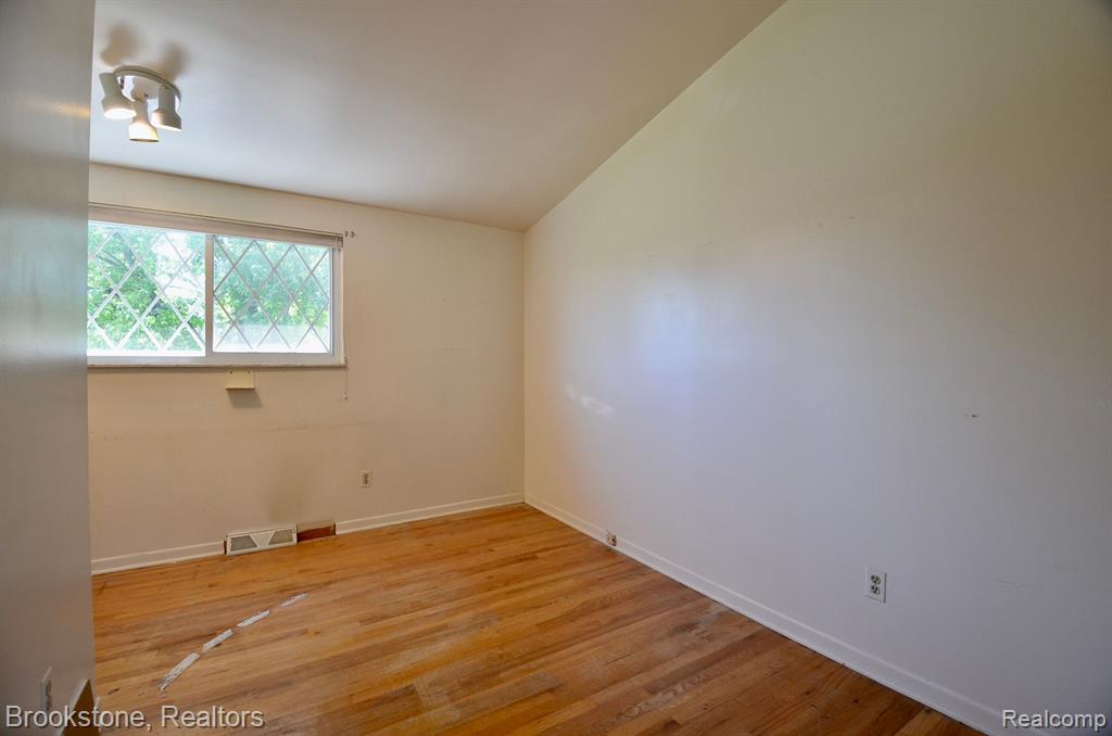 5465 WINELL Street, Clarkston, MI — Photo 34