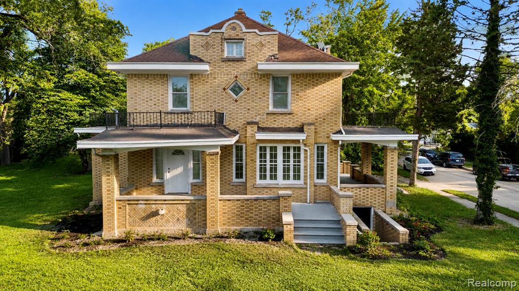 21855 Schoenherr Road, Warren, MI 48089
