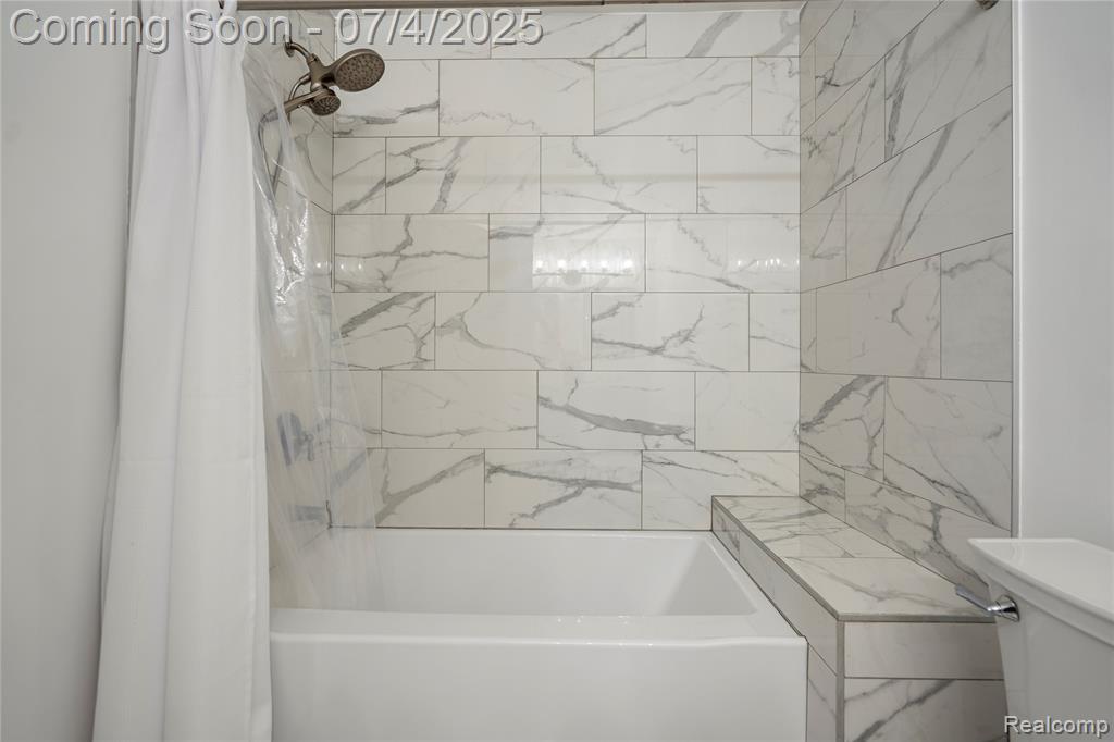 938 Brookwood Lane E, Rochester, MI 48309 — Photo 31