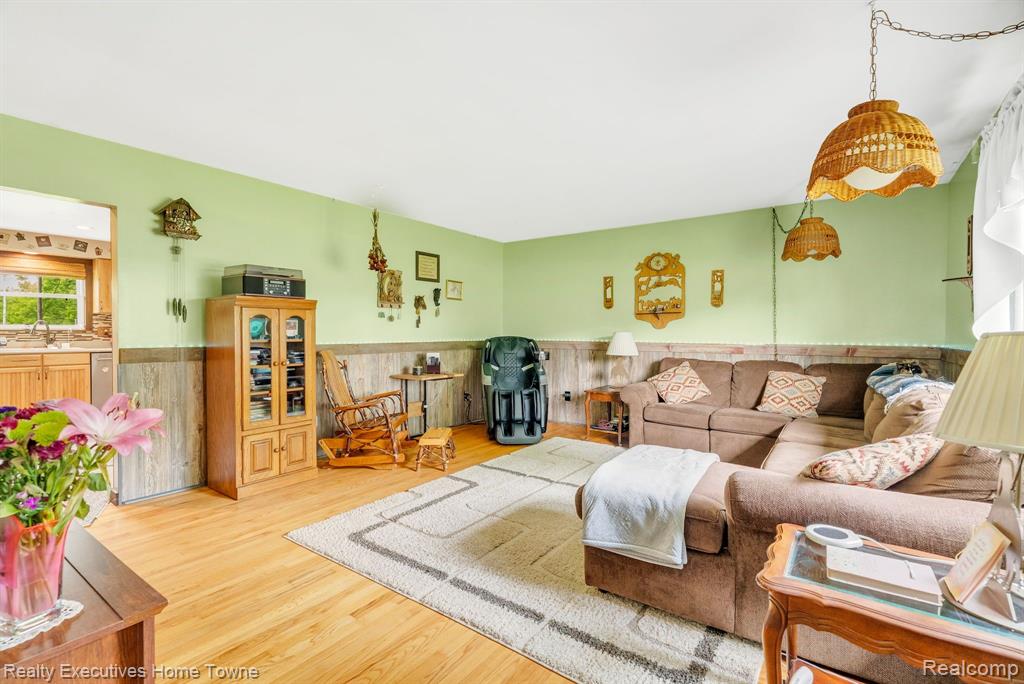 5011 STATE Road, Fort Gratiot, MI 48059 — Photo 8