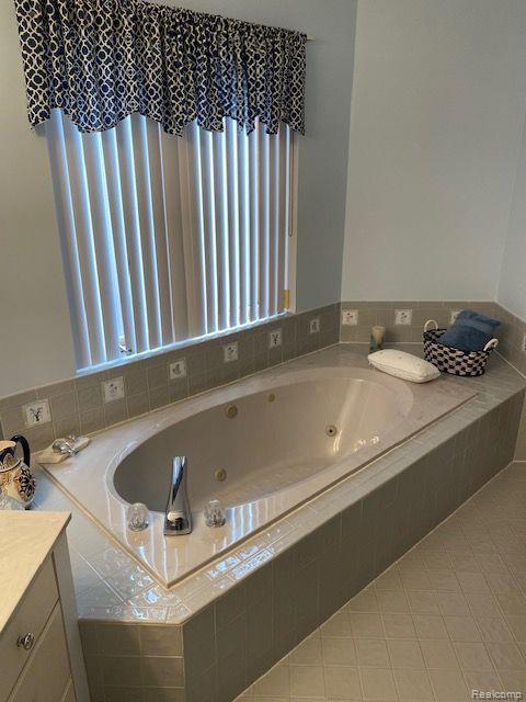 37557 AMBER Drive, Farmington Hills, MI 48331 — Photo 33