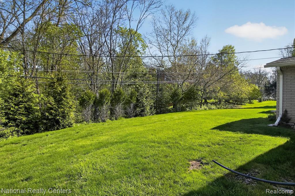 21730 Riverview Drive, Beverly Hills, MI 48025 — Photo 49