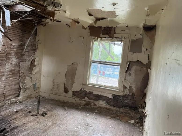 420 E Dayton Street, Flint, MI 48505 — Photo 8