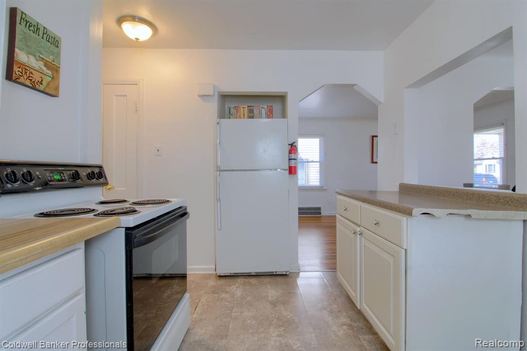 9951 TECUMSEH, Redford, MI 48239 — Photo 12