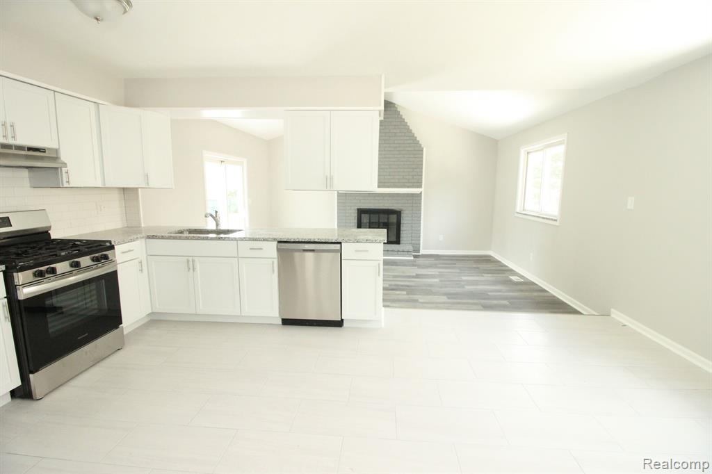 4833 OCEAN Court, Sterling Heights, MI 48310 — Photo 18