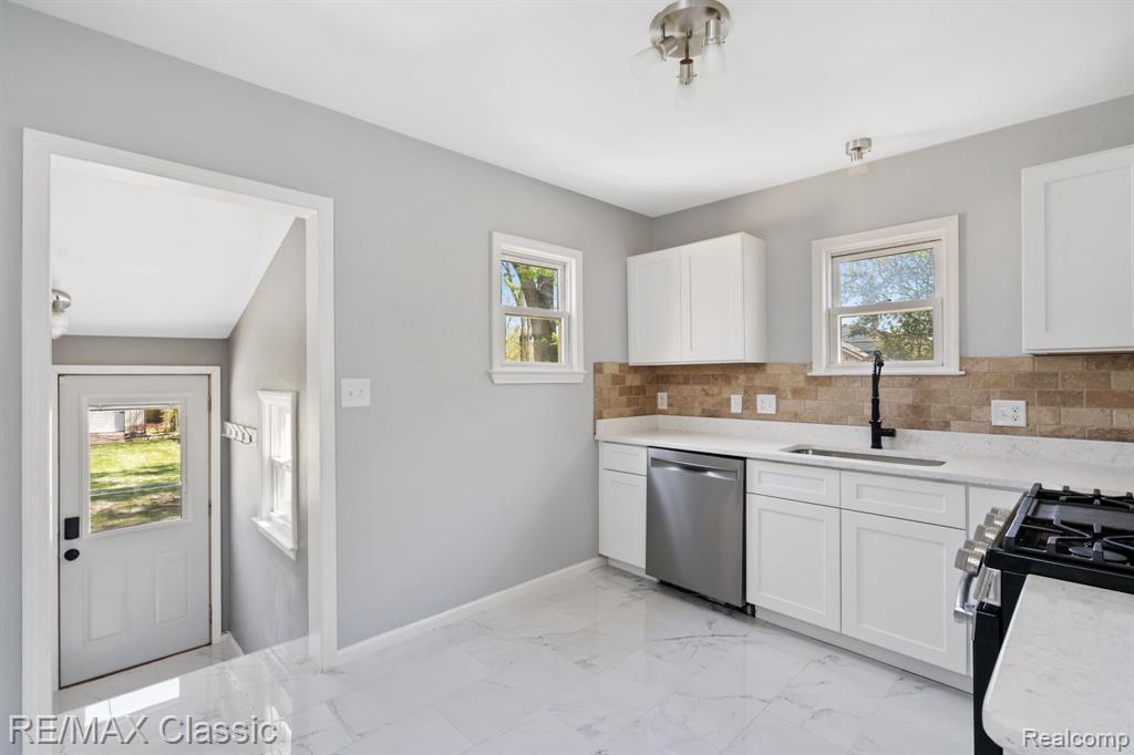 4835 WOODWARD Street, Wayne, MI 48184 — Photo 9