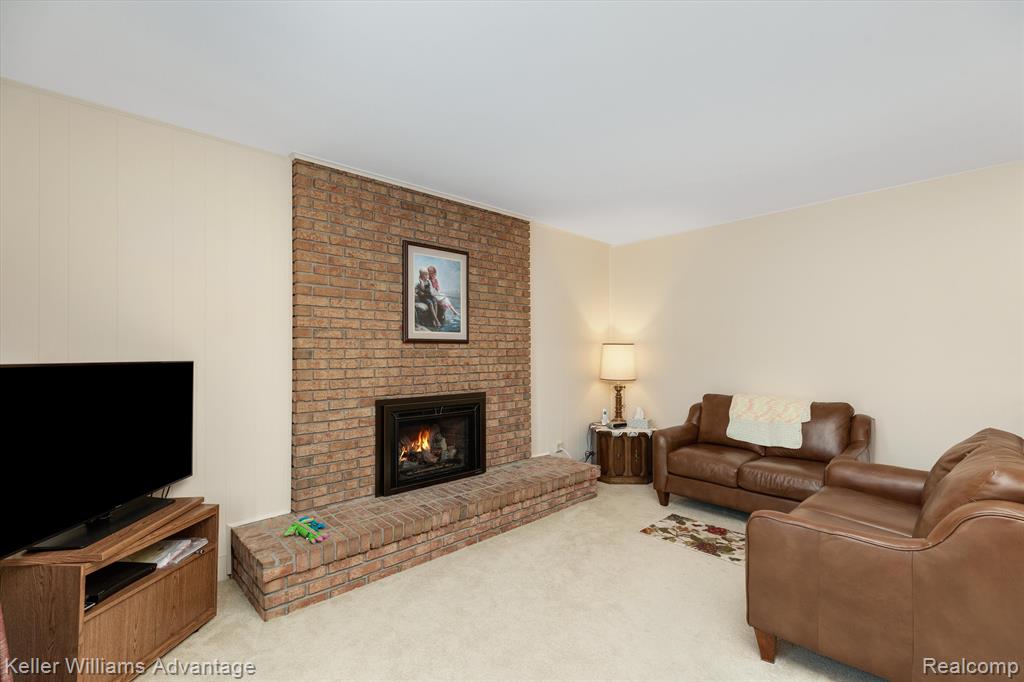 44284 SUFFOLK, Canton, MI 48187 — Photo 15