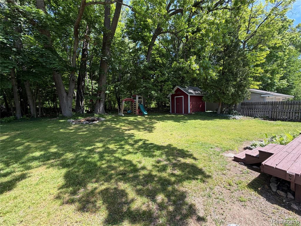 8427 Carols Drive, Brighton, MI 48114 — Photo 12