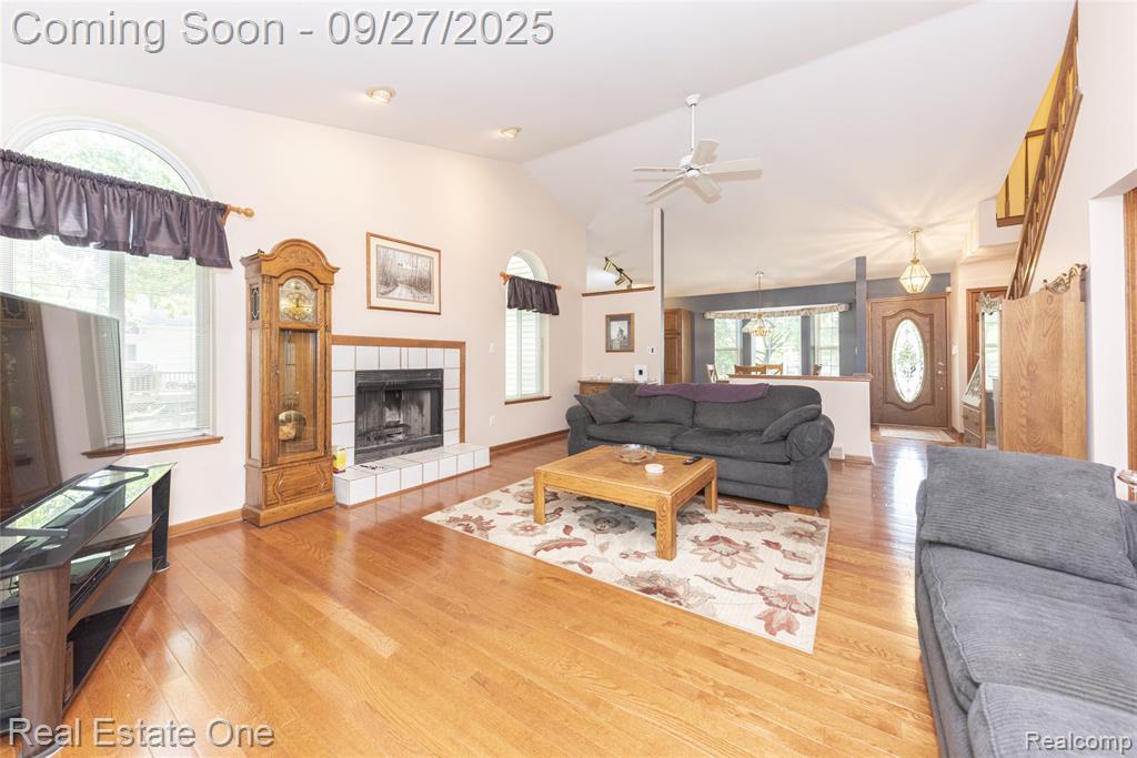 704 Grand Court, South Lyon, MI 48178 — Photo 12