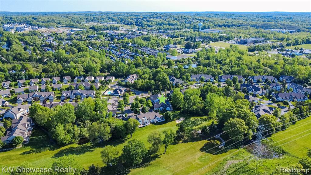 5726 Pinecroft Court, 44, Clawson, MI — Photo 49