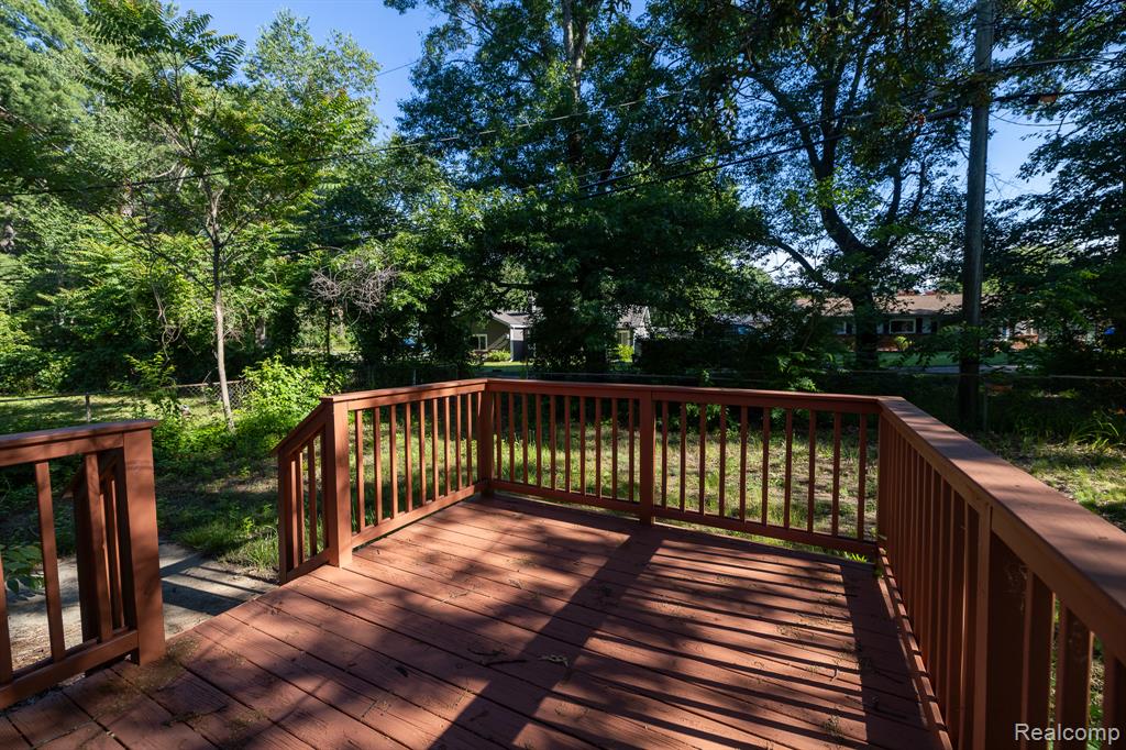 9650 Cooley Lake Road, White Lake, MI — Photo 3