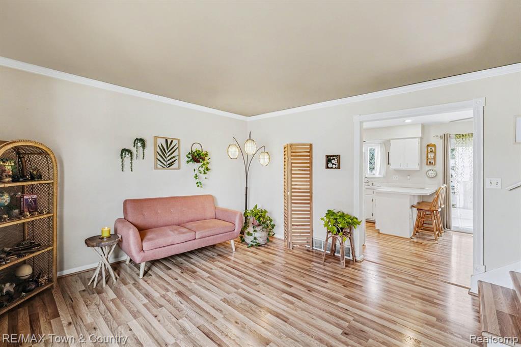 527 Spring Lane, Flushing, MI 48433 — Photo 5