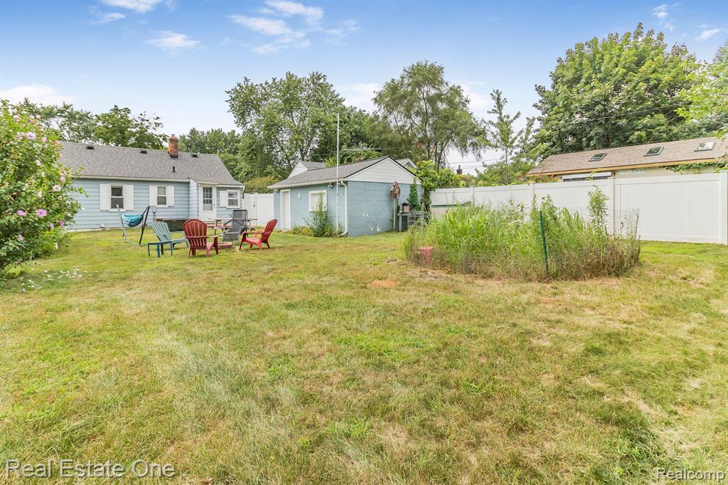 230 EMERSON Avenue, Ypsilanti, MI 48198 — Photo 15