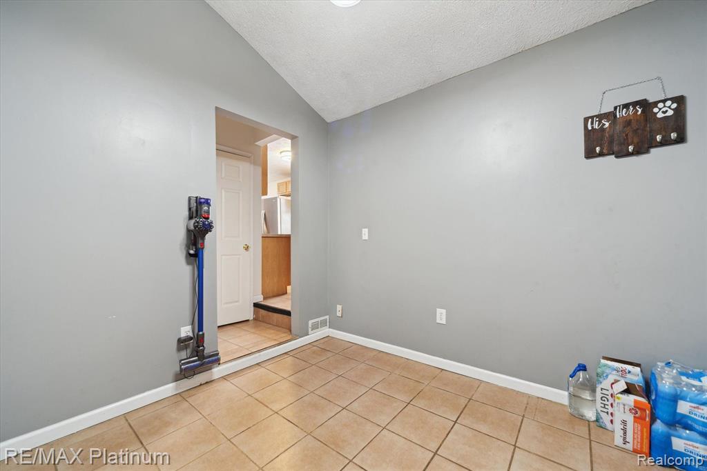 107 RUSSELL Street, Leslie, MI 49251 — Photo 24